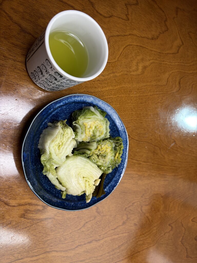 お茶と白菜漬け