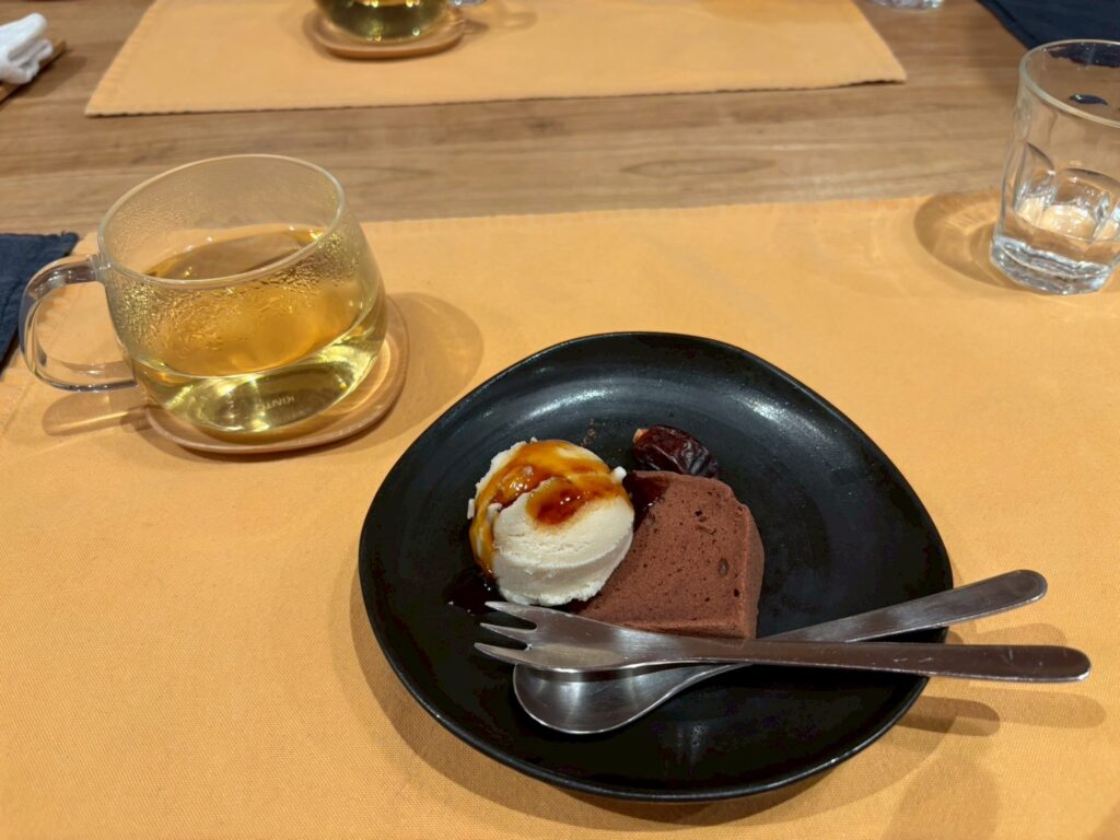 カモミールティーとスイーツ
八寿恵荘の夕食の豆乳鍋