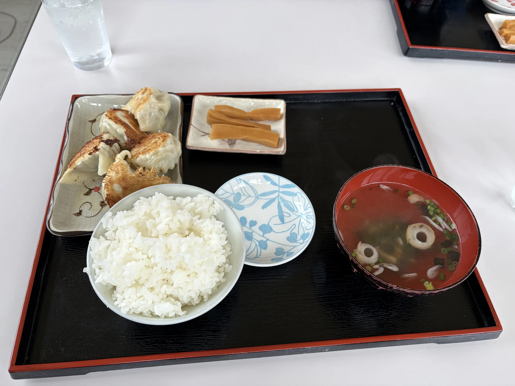 須坂で食べたウェイウェイ餃子の餃子定食